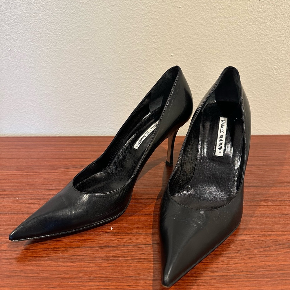 Manolo Blahnik Classic Black Heels Pointed Toe 40.5 9.5